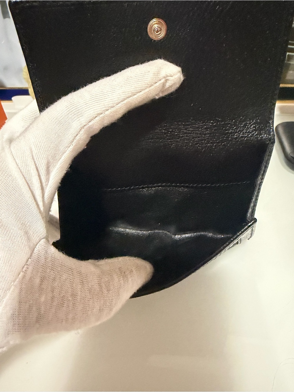 Authentic Gucci Black Signature wallet with Gold Snap. Free COA,insert,chain. - Picture 13 of 17